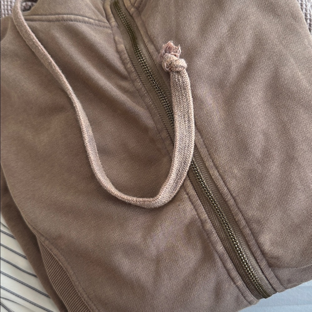 Oli & Hali acid wash Chocolate Brown Sweatshirt - Picture 7 of 7